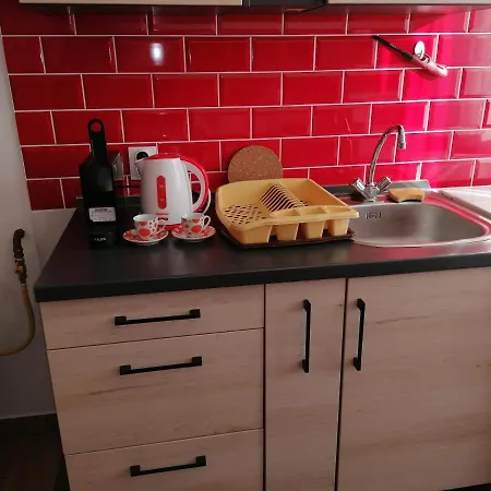 Istvan Vendeghaz アパート